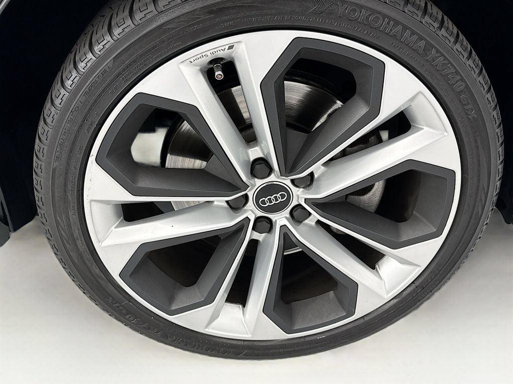 Used 2020 Audi Q3 2.0T Premium Plus AWD/4WD image 31