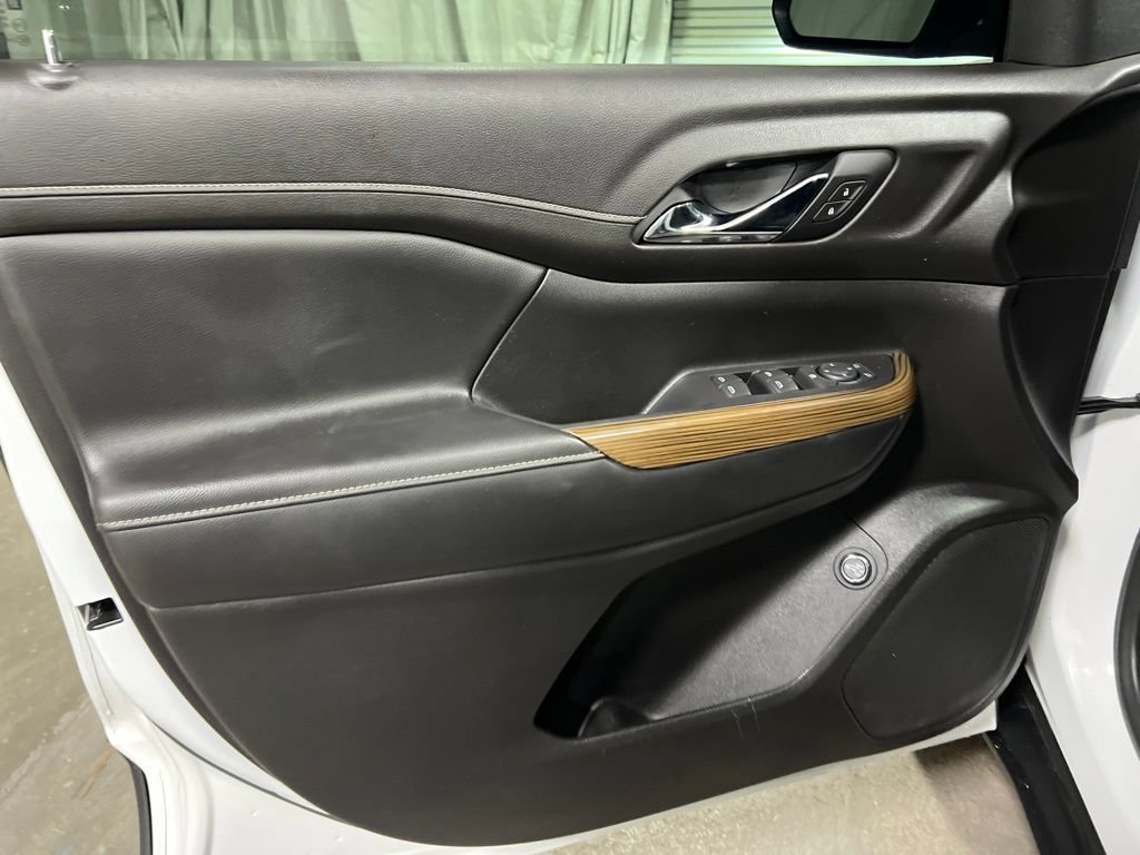 Used 2020 GMC Acadia SLE w/ Driver Convenience Package FWD image 23