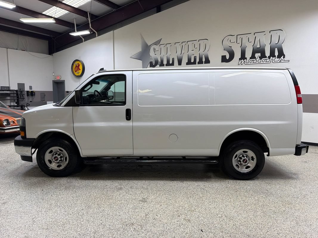 Used 2020 GMC Savana 2500 w/ Driver Convenience Package RWD image 3