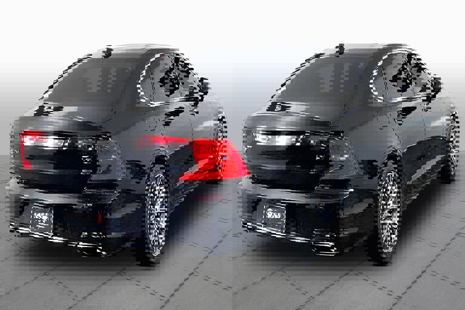 Used 2018 Volvo S90 T6 Momentum image 13