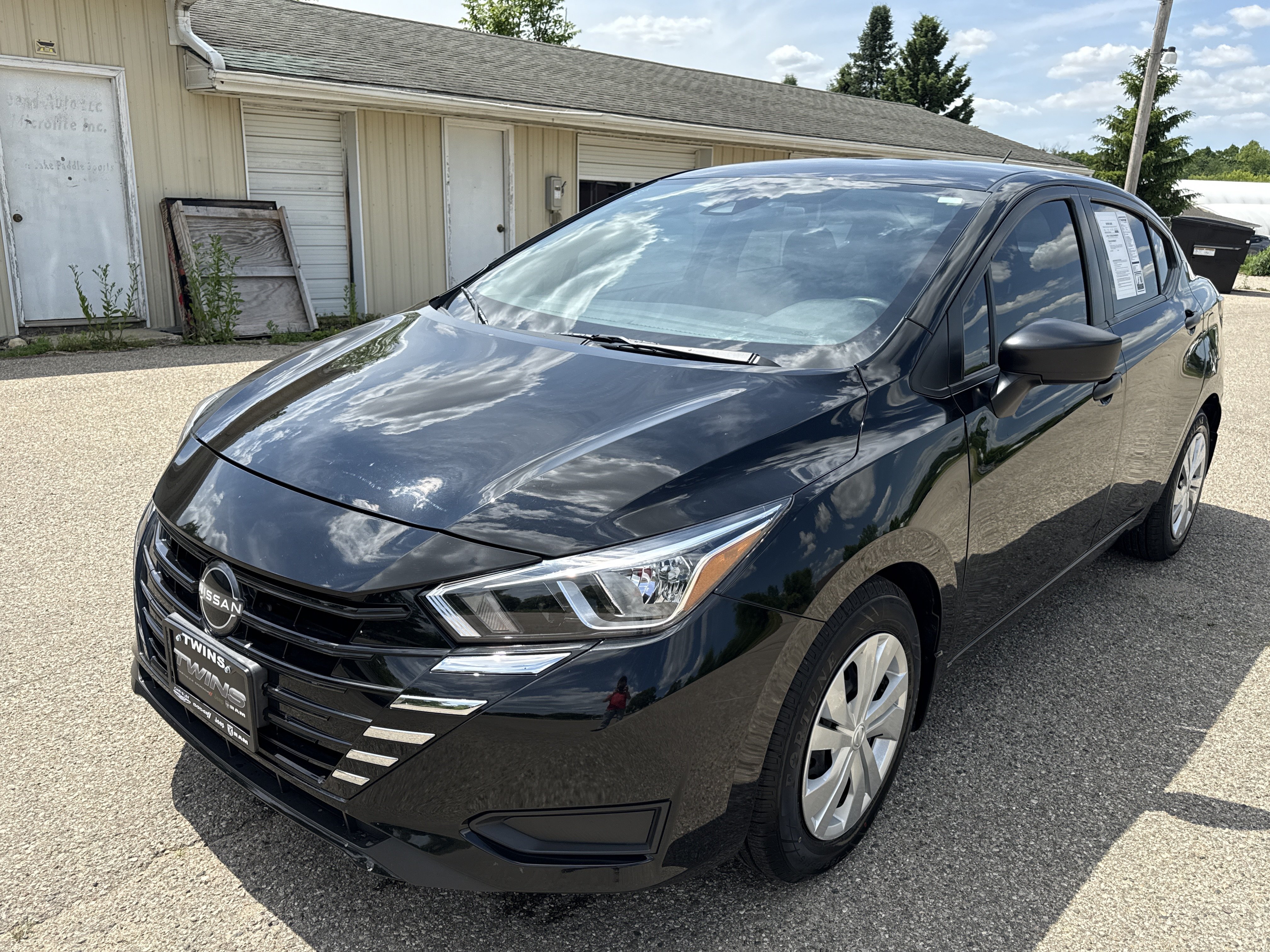 Used 2023 Nissan Versa S w/ Trunk Package FWD image 8