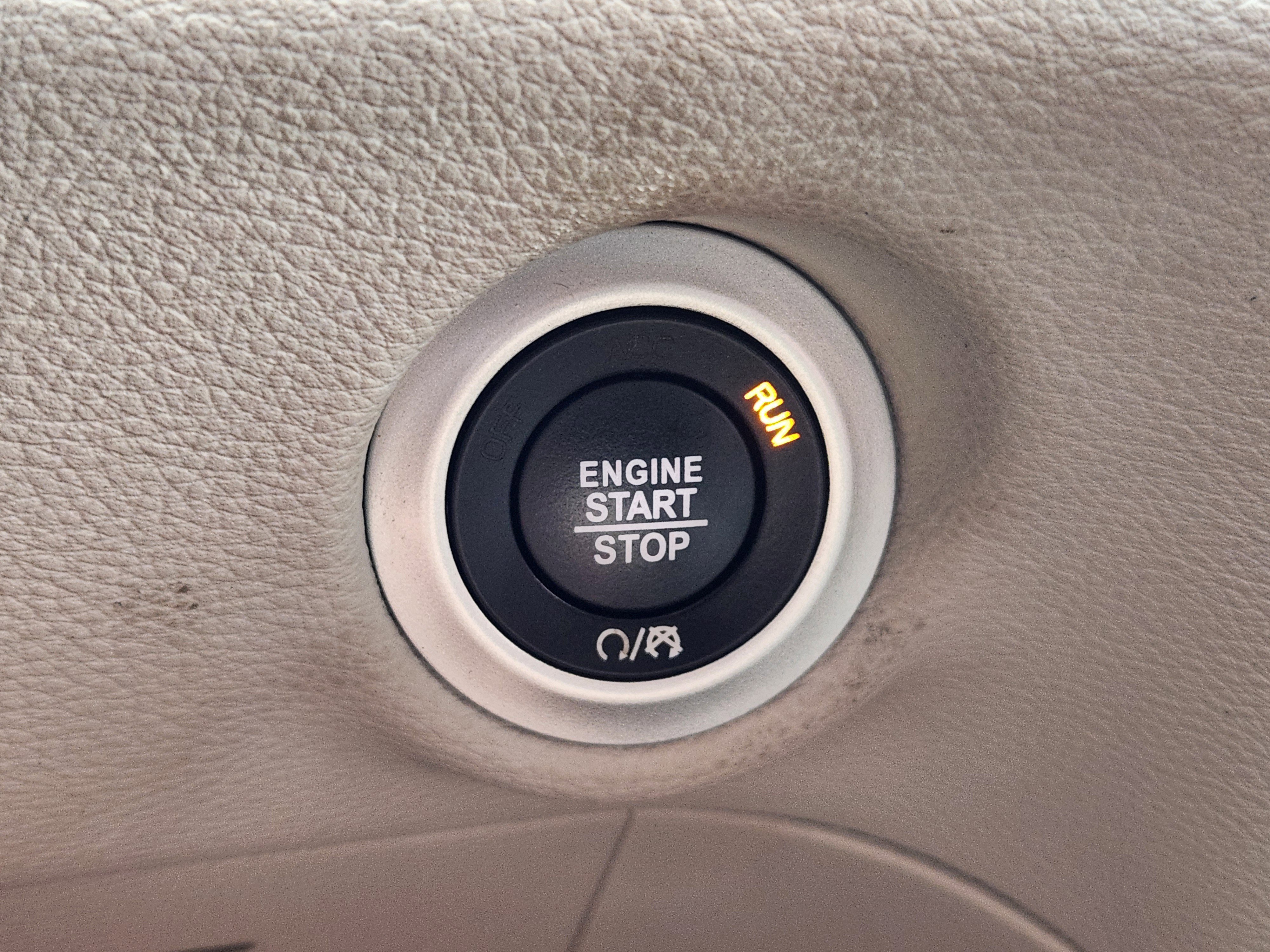 Used 2023 Chrysler Pacifica Limited FWD image 22