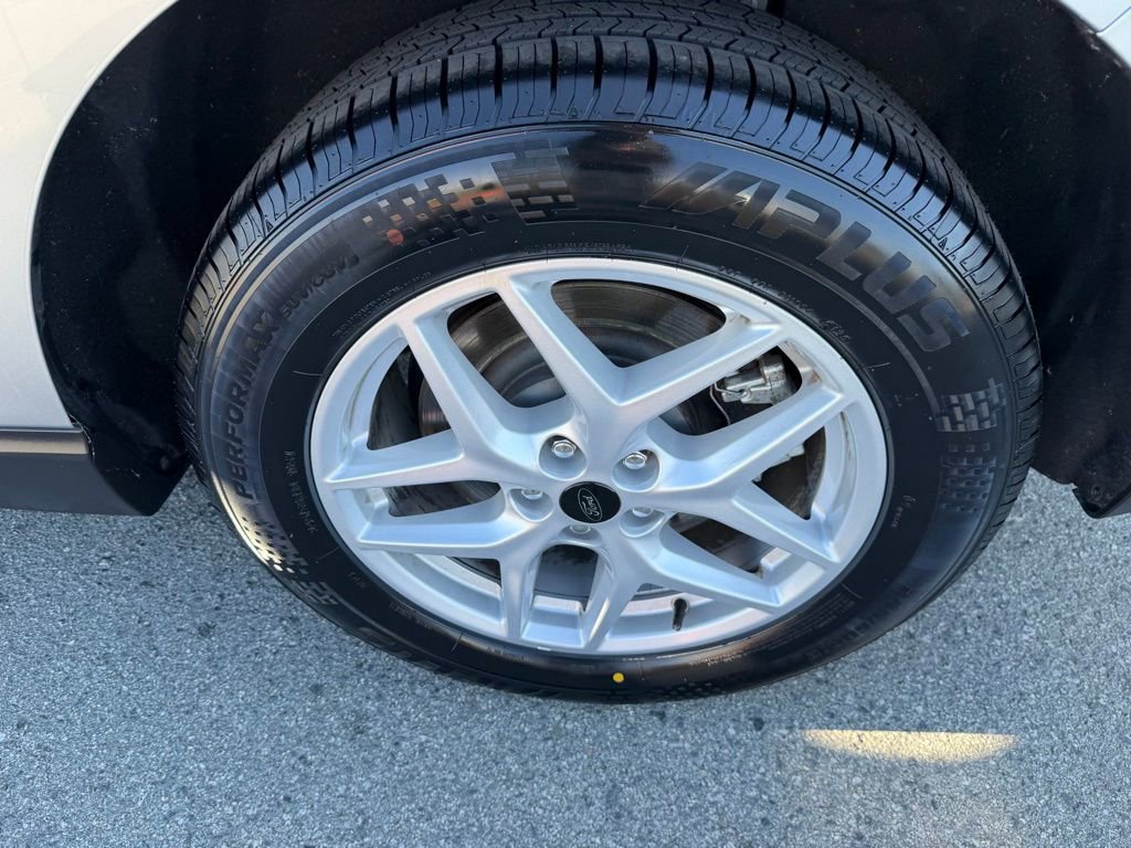 Used 2024 Ford Edge SEL image 13