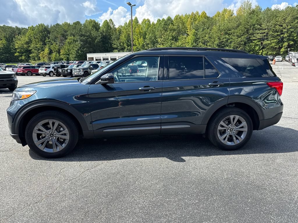 Used 2024 Ford Explorer XLT w/ Equipment Group 202A AWD/4WD image 4