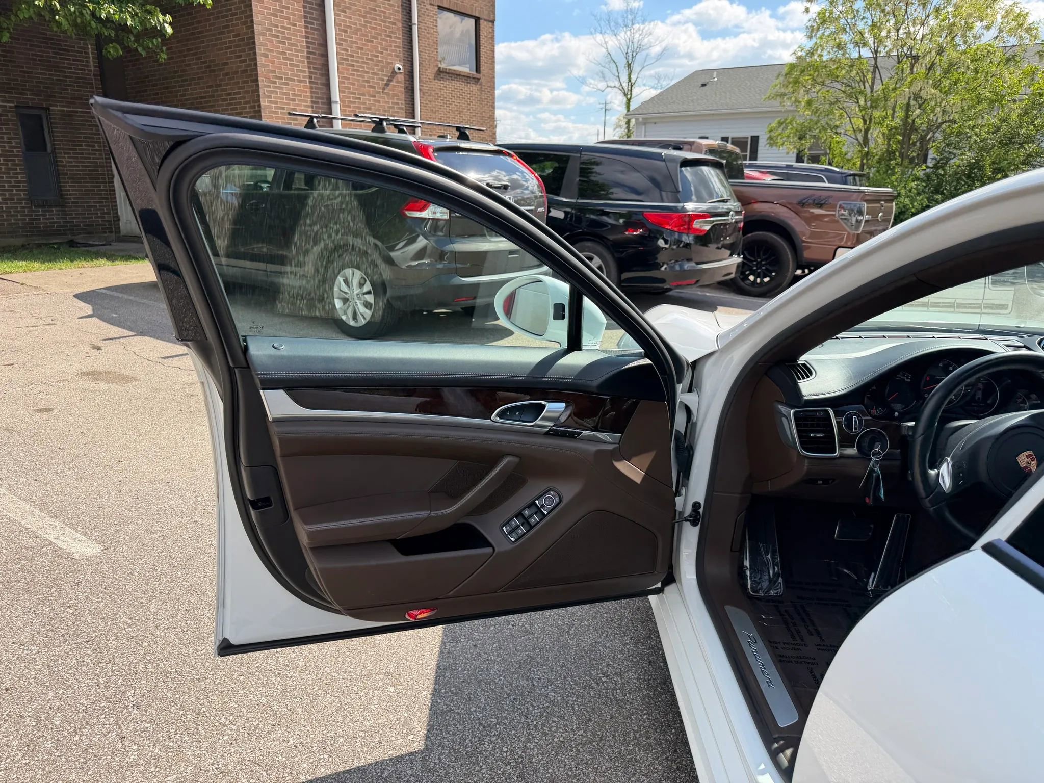 Used 2015 Porsche Panamera w/ Premium Package RWD image 31