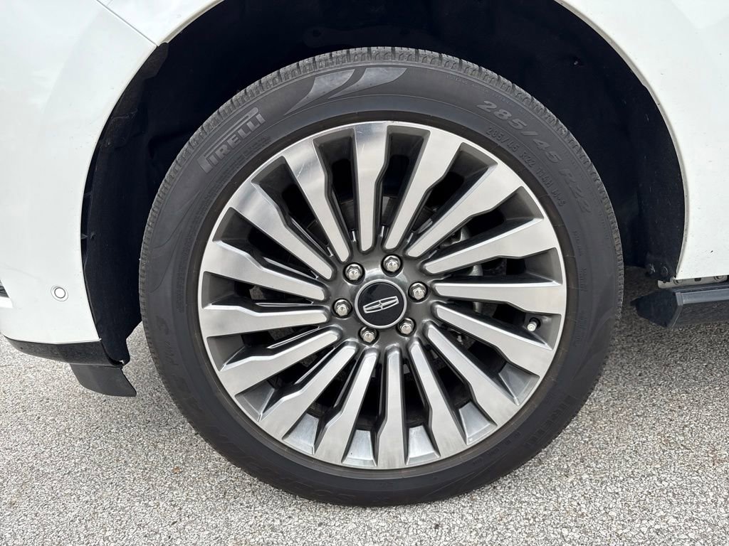 Used 2020 Lincoln Navigator L Reserve w/ Equipment Group 208A Reserve image 10