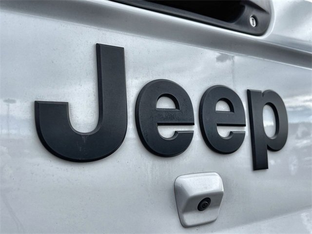 Used 2023 Jeep Gladiator Willys image 18