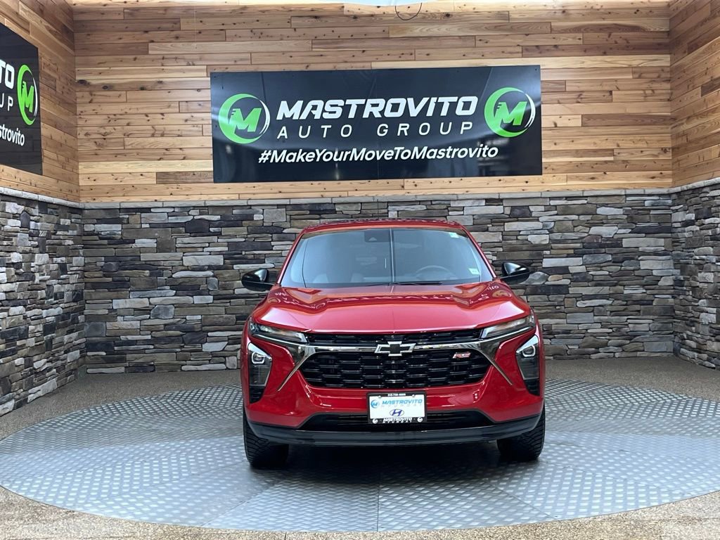 Used 2026 Chevrolet Trax RS w/ Sunroof Package image 3