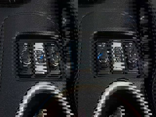 Used 2017 Nissan 370Z Touring image 32