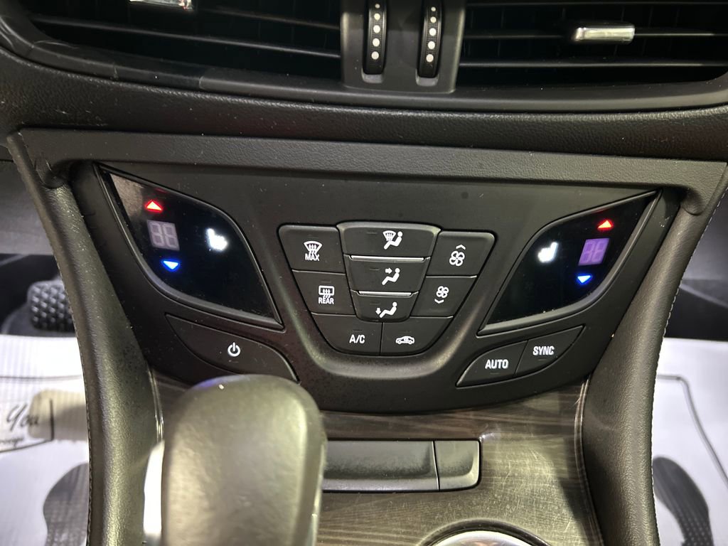 Used 2019 Buick Envision Essence image 19