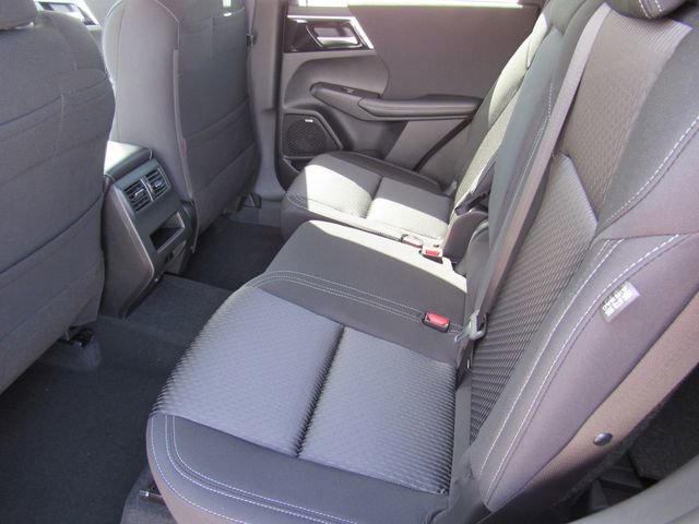 New 2026 Mitsubishi Outlander ES image 10