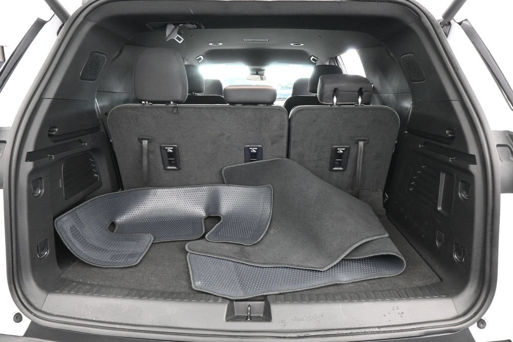 Used 2025 Chevrolet Traverse LT FWD image 35
