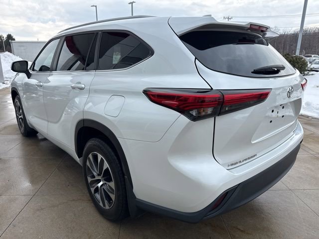 Used 2023 Toyota Highlander XLE image 5