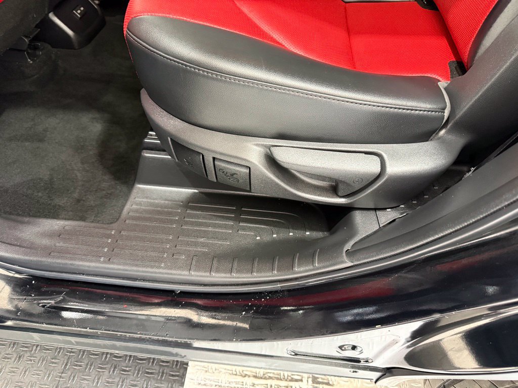Used 2022 Toyota Highlander XSE AWD/4WD image 21