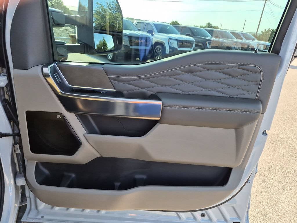Used 2025 Ford F250 Platinum w/ Platinum Plus Package AWD/4WD image 38