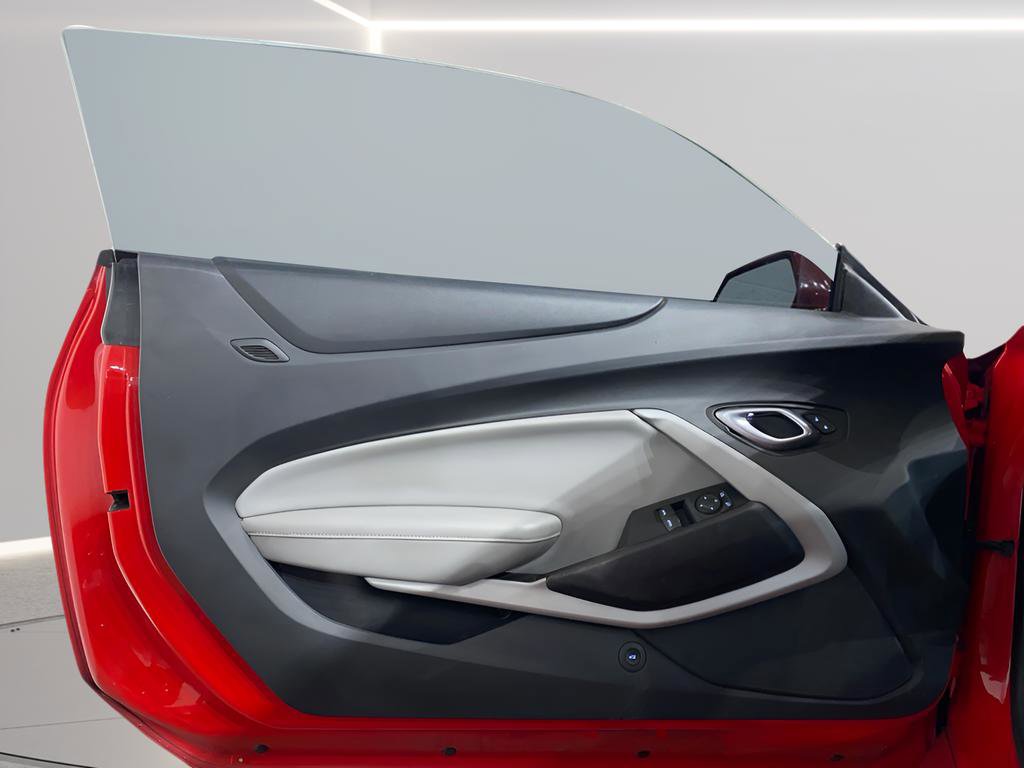 Used 2018 Chevrolet Camaro SS image 9