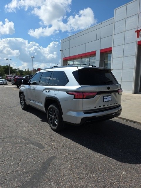 Used 2025 Toyota Sequoia Platinum image 3