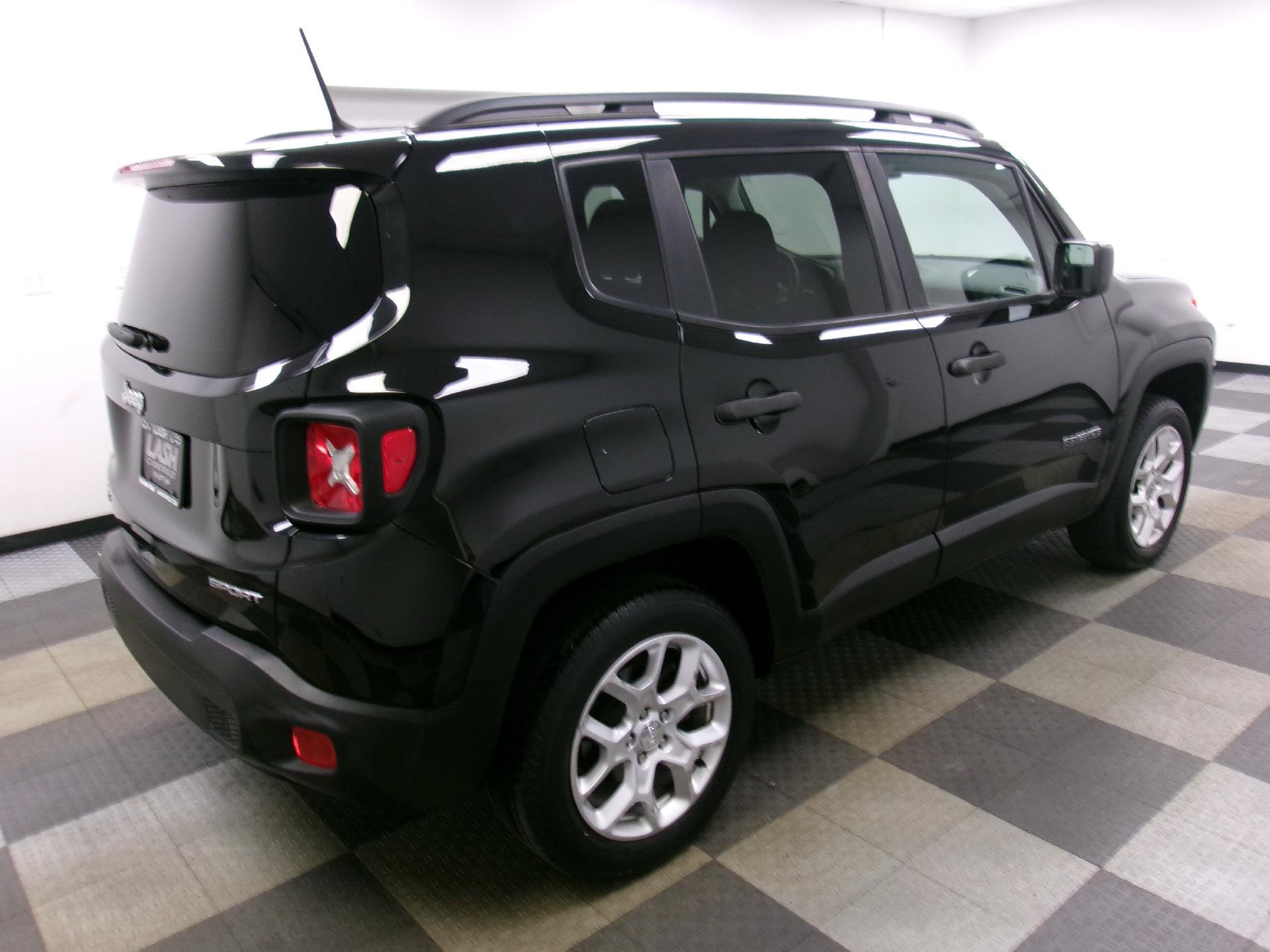Used 2018 Jeep Renegade Sport w/ Power & Air Group AWD/4WD image 13