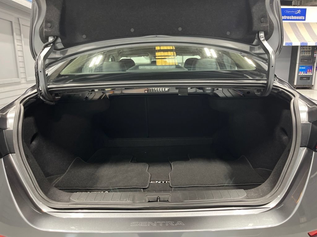 Used 2023 Nissan Sentra SR w/ SR Premium Package FWD image 37