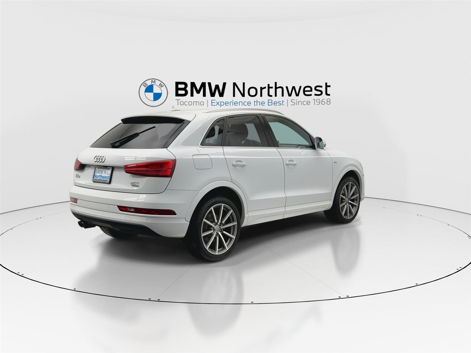 Used 2018 Audi Q3 2.0T Premium Plus w/ Premium Plus Package AWD/4WD image 3