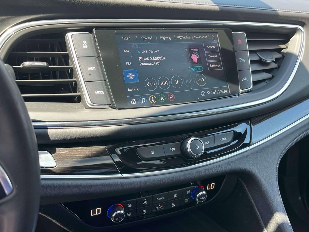 Used 2020 Buick Enclave Avenir w/ Avenir Technology Package AWD/4WD image 34