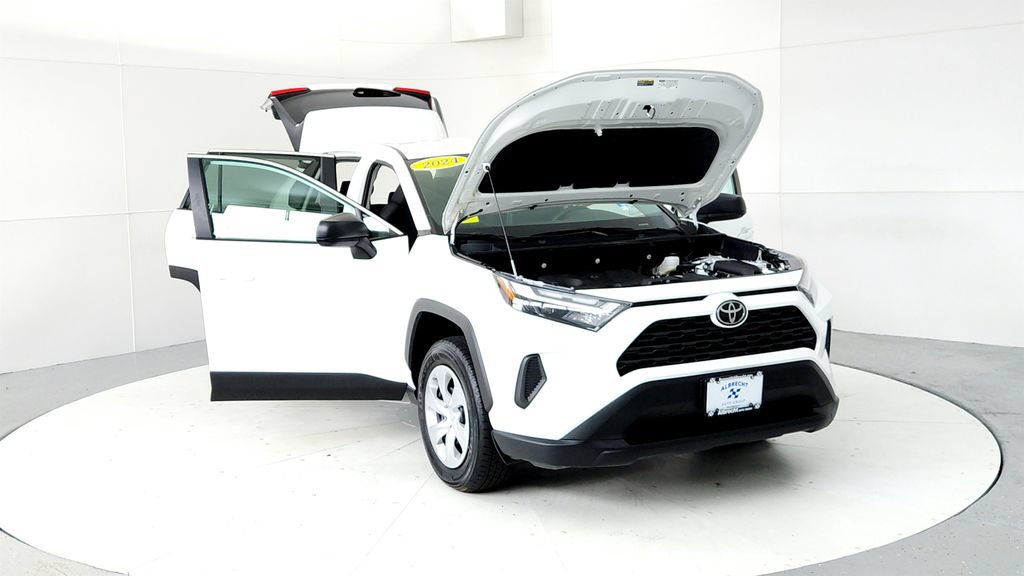 Used 2024 Toyota RAV4 LE AWD/4WD image 9