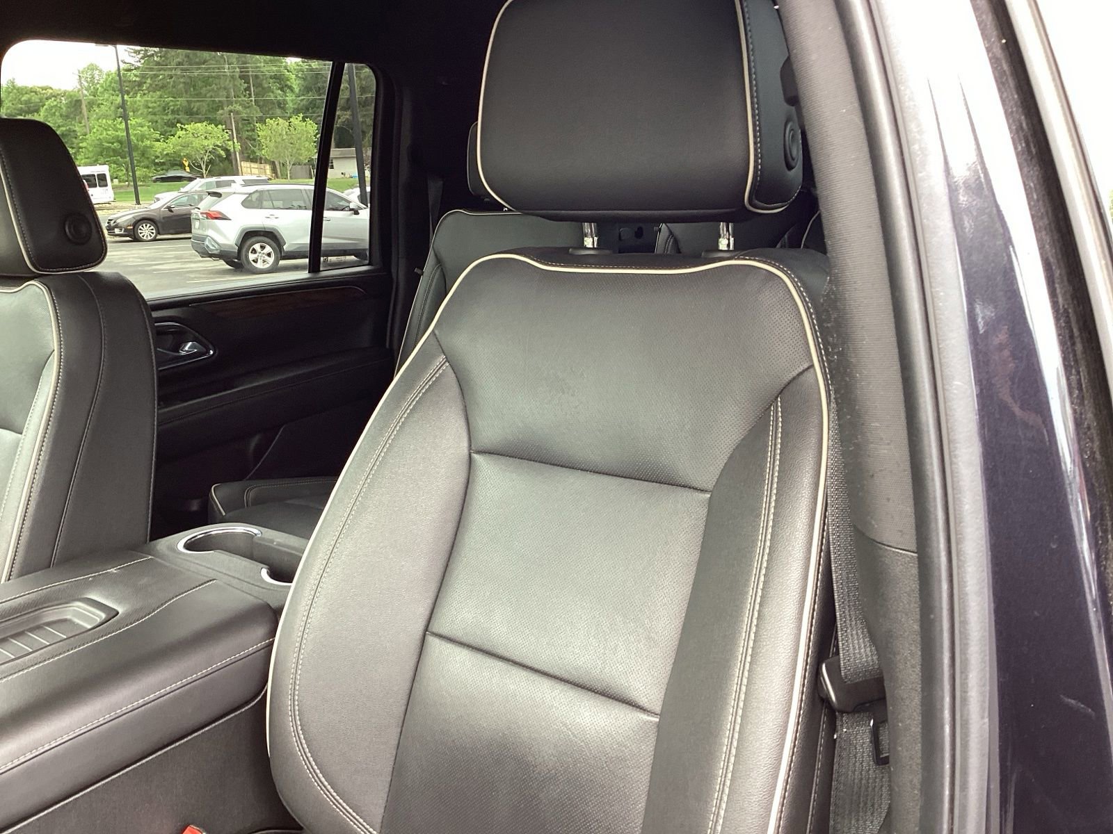 Used 2023 Chevrolet Suburban Premier AWD/4WD image 10
