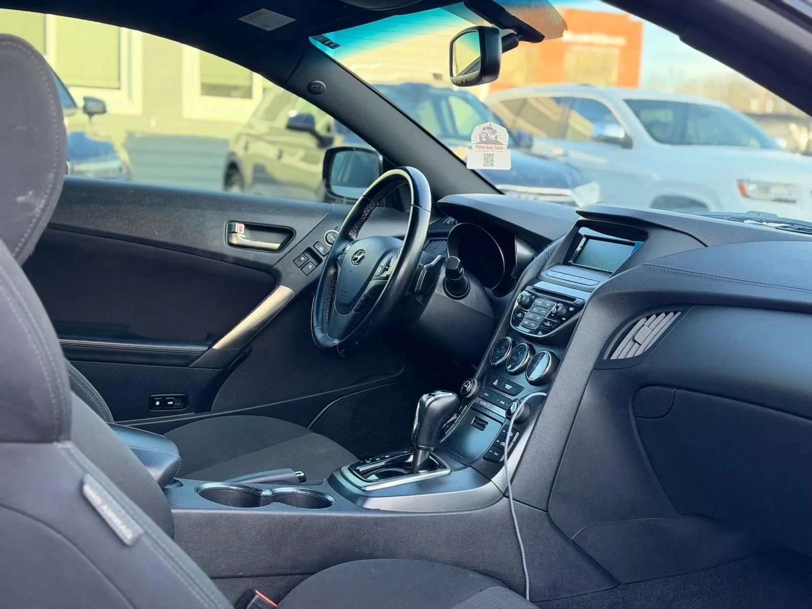 Used 2015 Hyundai Genesis 3.8 image 11