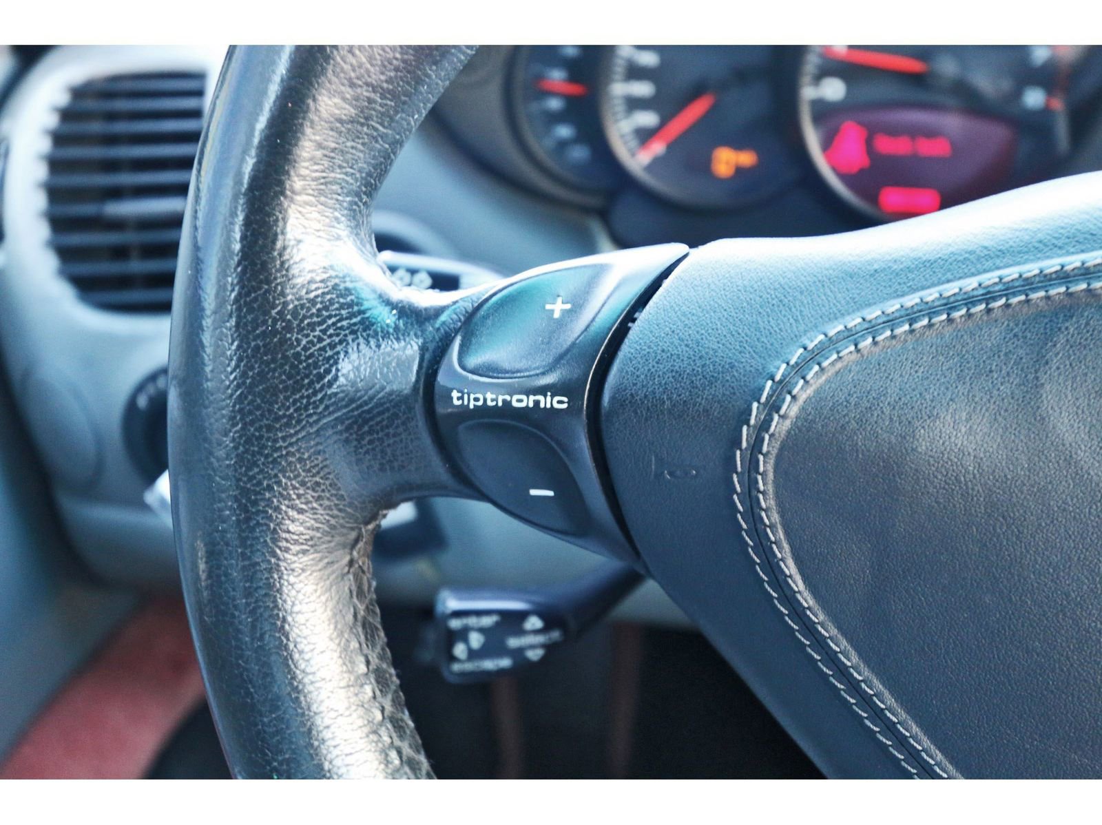 Used 2004 Porsche 911 Turbo image 13