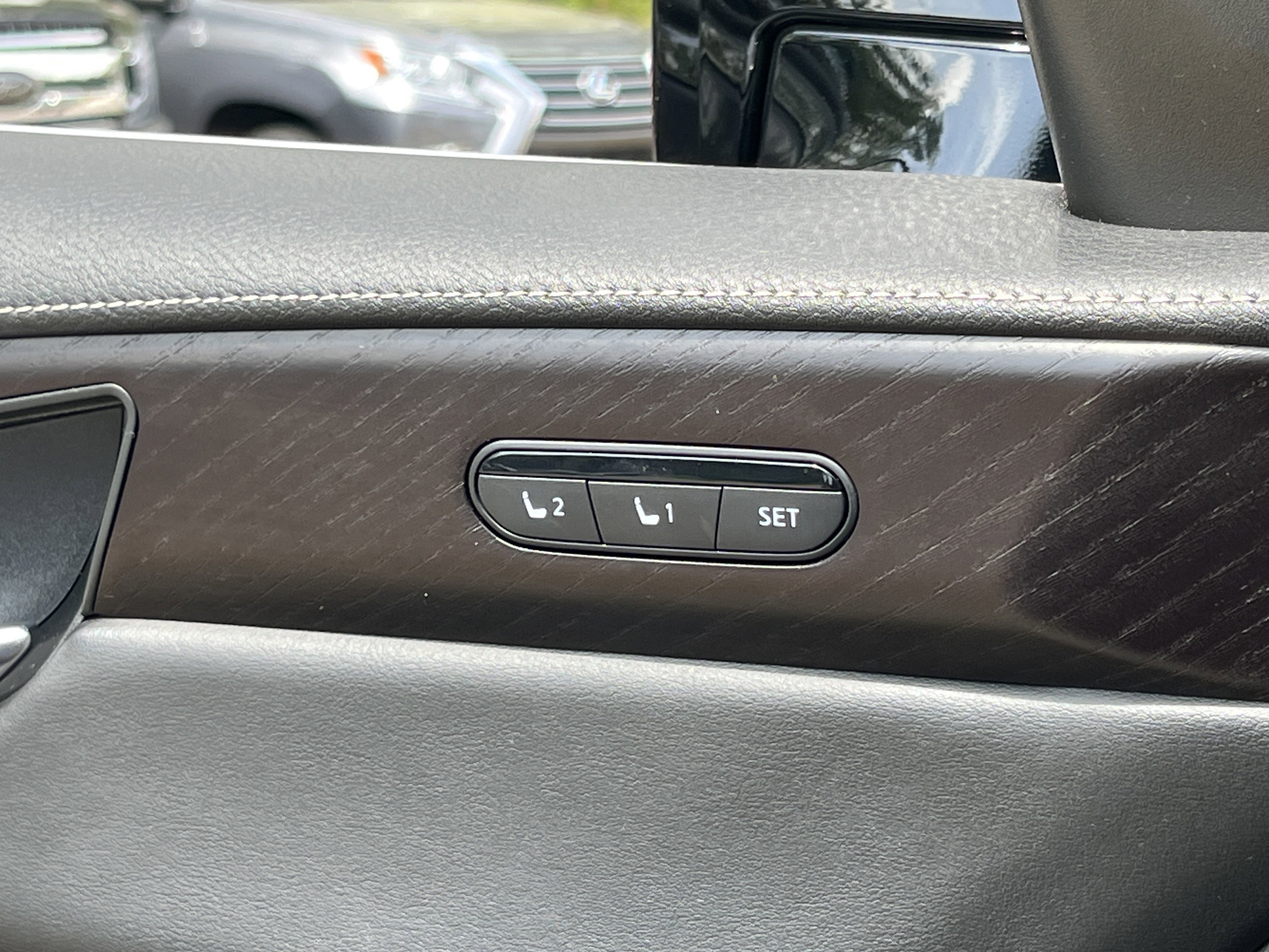 Used 2023 INFINITI QX60 Sensory w/ Vision Package AWD/4WD image 17
