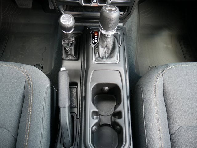 Used 2024 Jeep Wrangler Sport S image 22