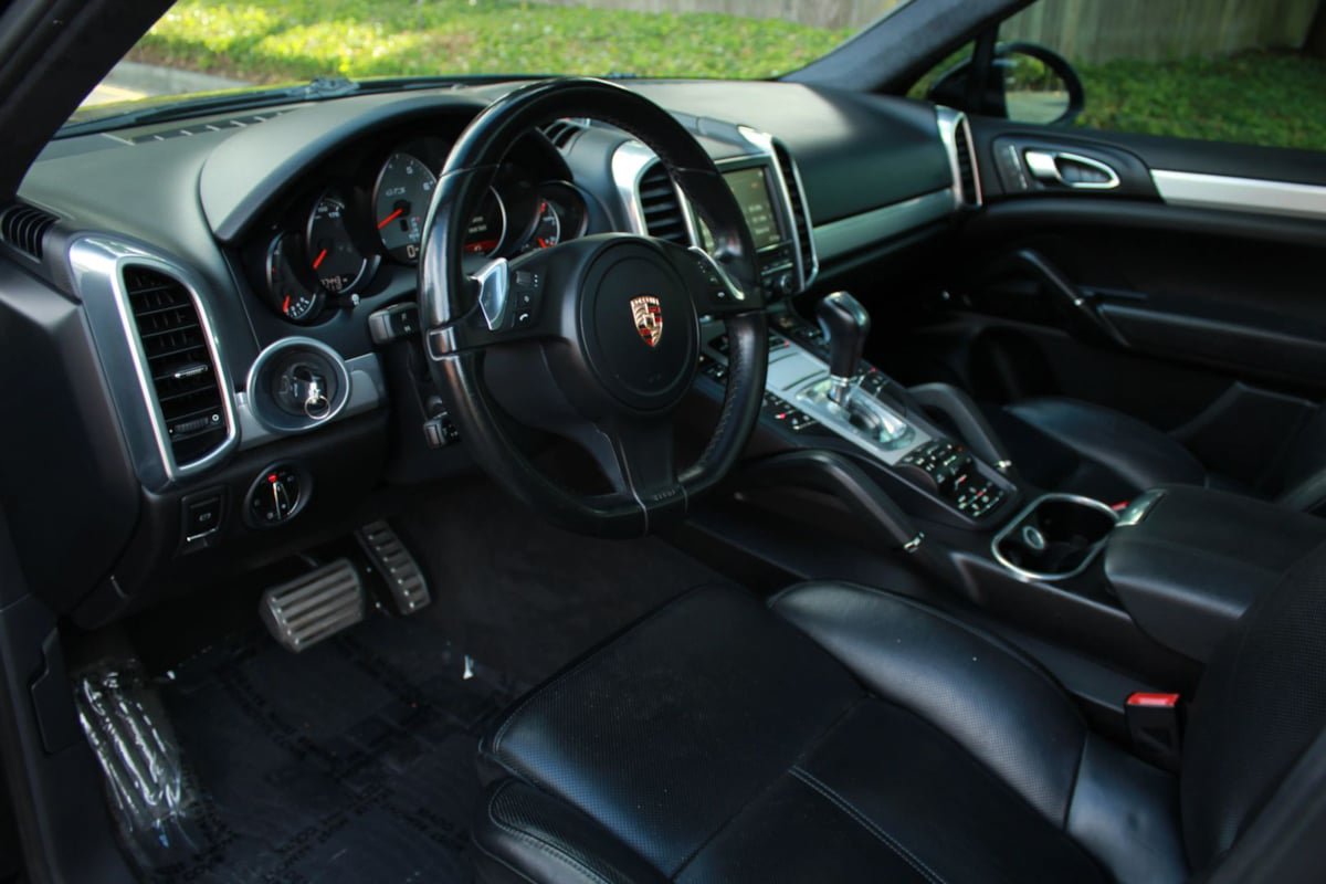 Used 2014 Porsche Cayenne GTS AWD/4WD image 10