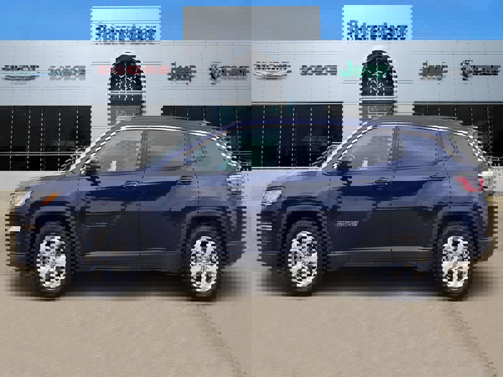 Used 2019 Jeep Compass Latitude w/ Popular Equipment Group image 3