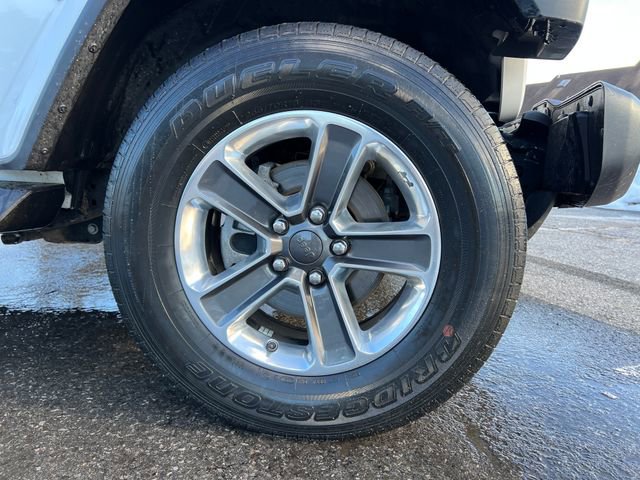 Used 2022 Jeep Wrangler Unlimited Sahara AWD/4WD image 13