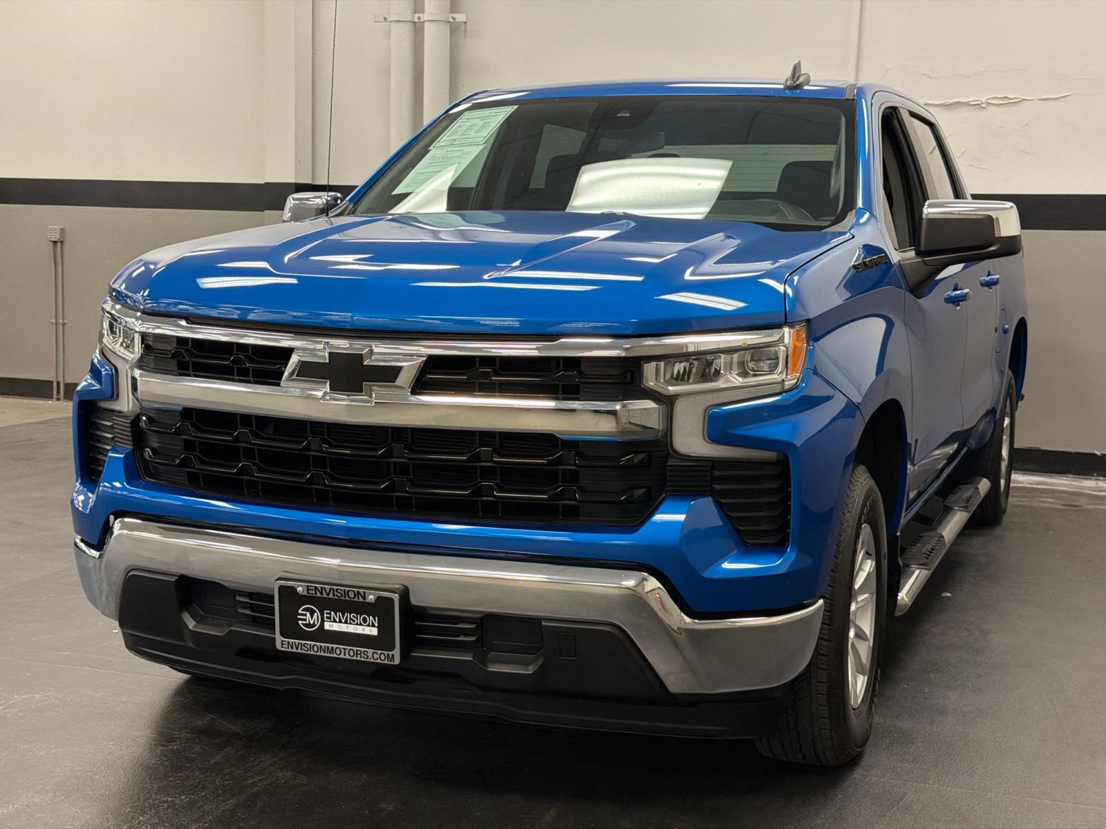Used 2024 Chevrolet Silverado 1500 LT w/ LPO, Dark Essentials Package RWD image 5