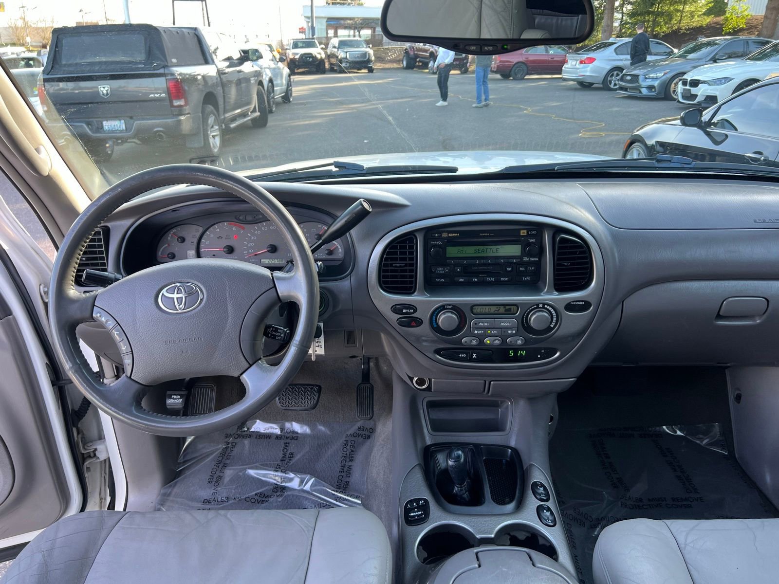 Used 2004 Toyota Sequoia Limited image 28