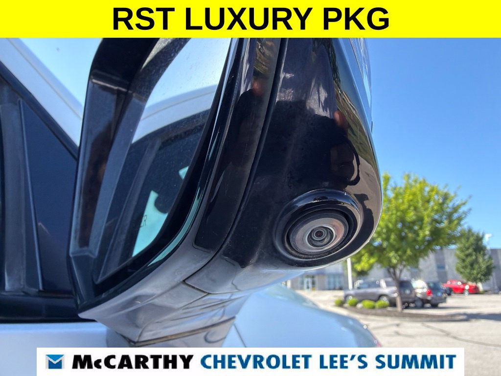 Used 2024 Chevrolet Suburban RST w/ Luxury Package AWD/4WD image 25