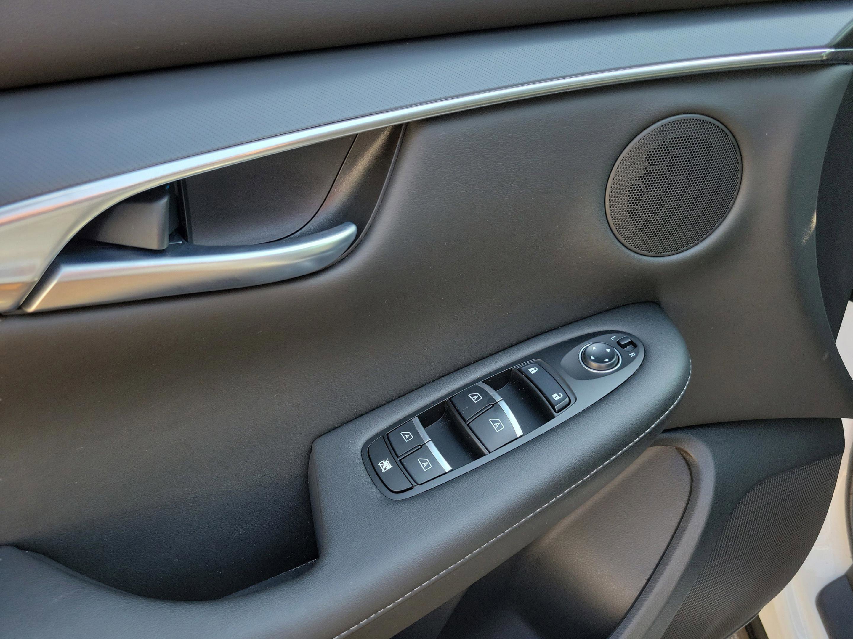 Certified 2025 INFINITI QX50 Pure image 22