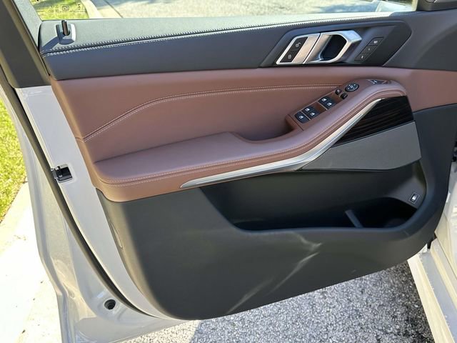 New 2026 BMW X5 xDrive50e w/ M Sport Package AWD/4WD image 13