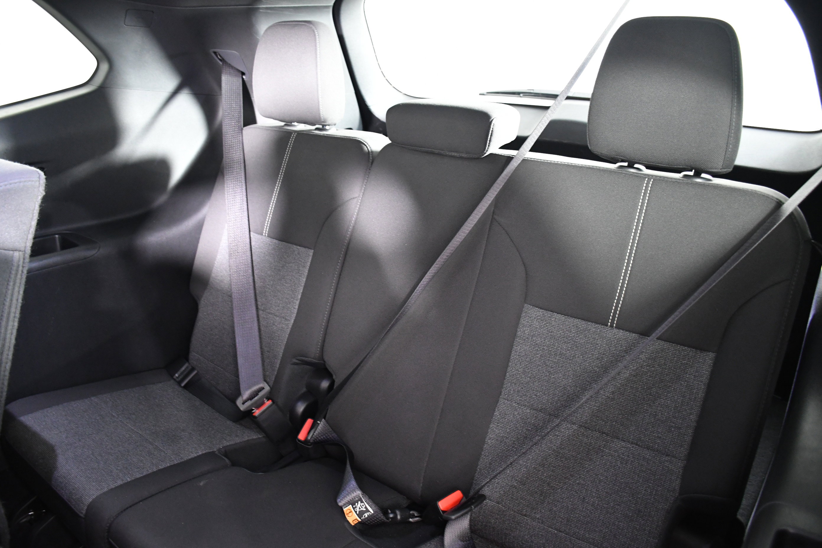 Used 2025 GMC Acadia Elevation image 25