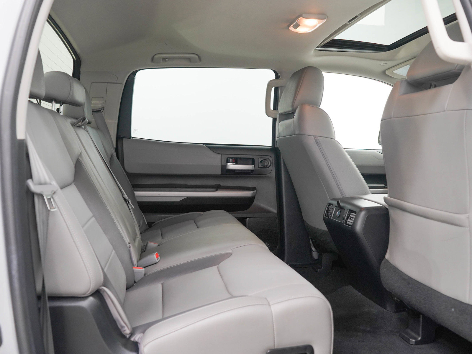 Used 2021 Toyota Tundra Limited w/ Limited Premium Package AWD/4WD image 14