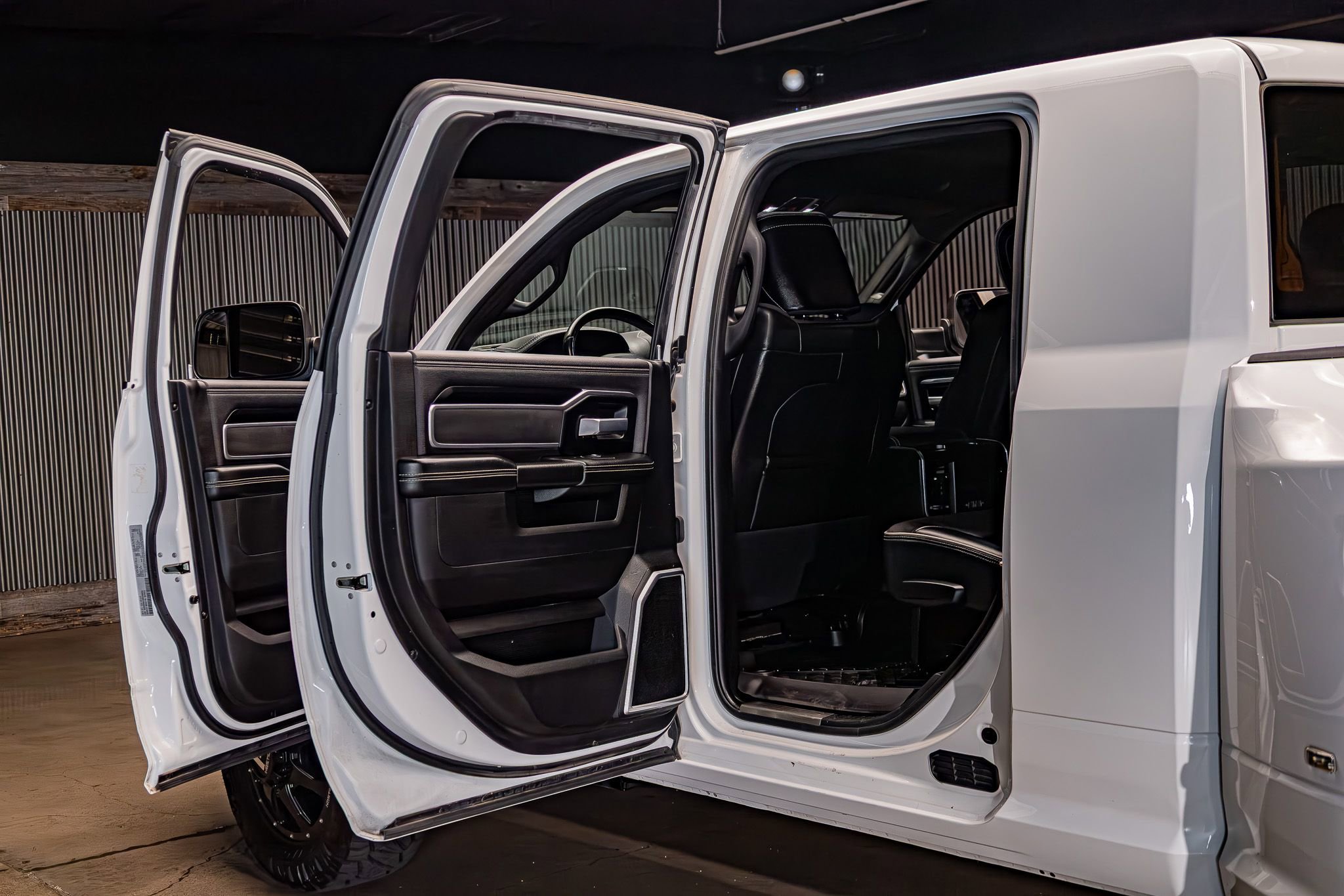 Used 2021 RAM 3500 Laramie w/ Night Edition AWD/4WD image 27