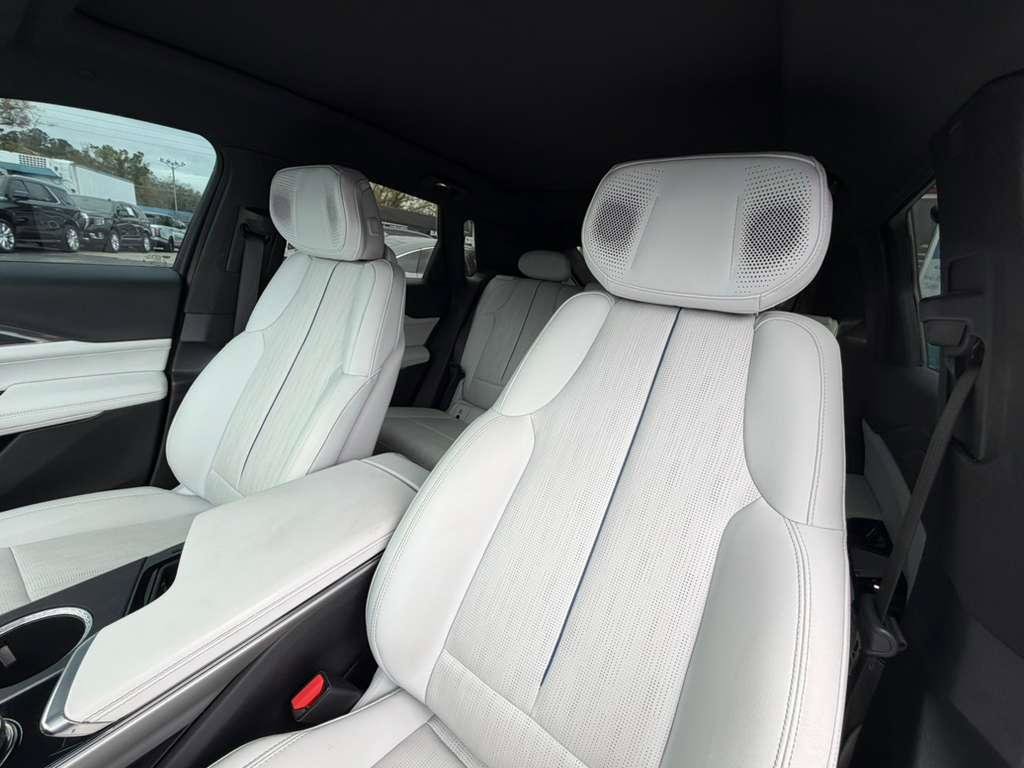 Used 2024 Cadillac Lyriq Sport image 11