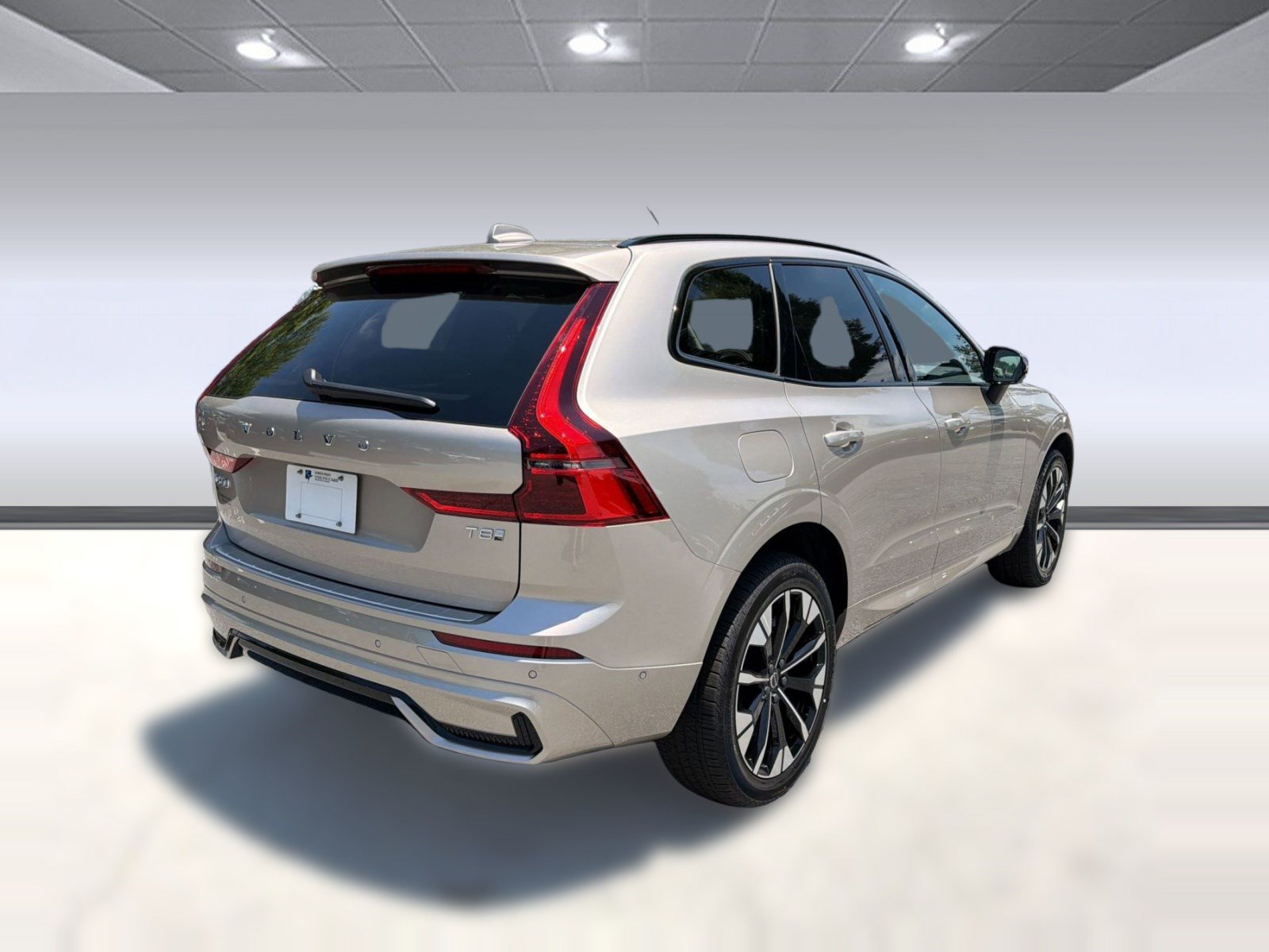 New 2026 Volvo XC60 T8 Ultra w/ Climate Package AWD/4WD image 9
