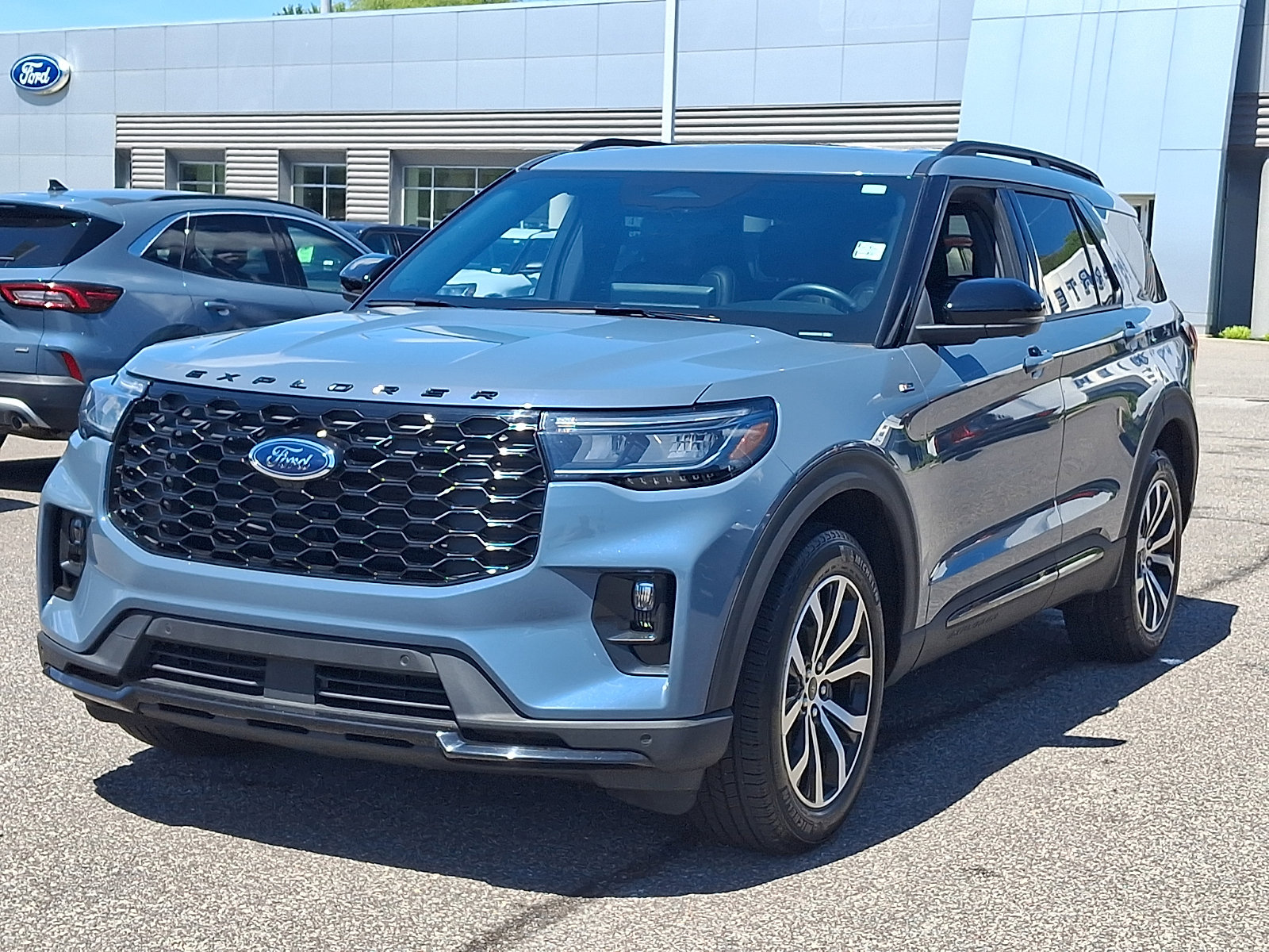 Used 2025 Ford Explorer ST-Line AWD/4WD image 4