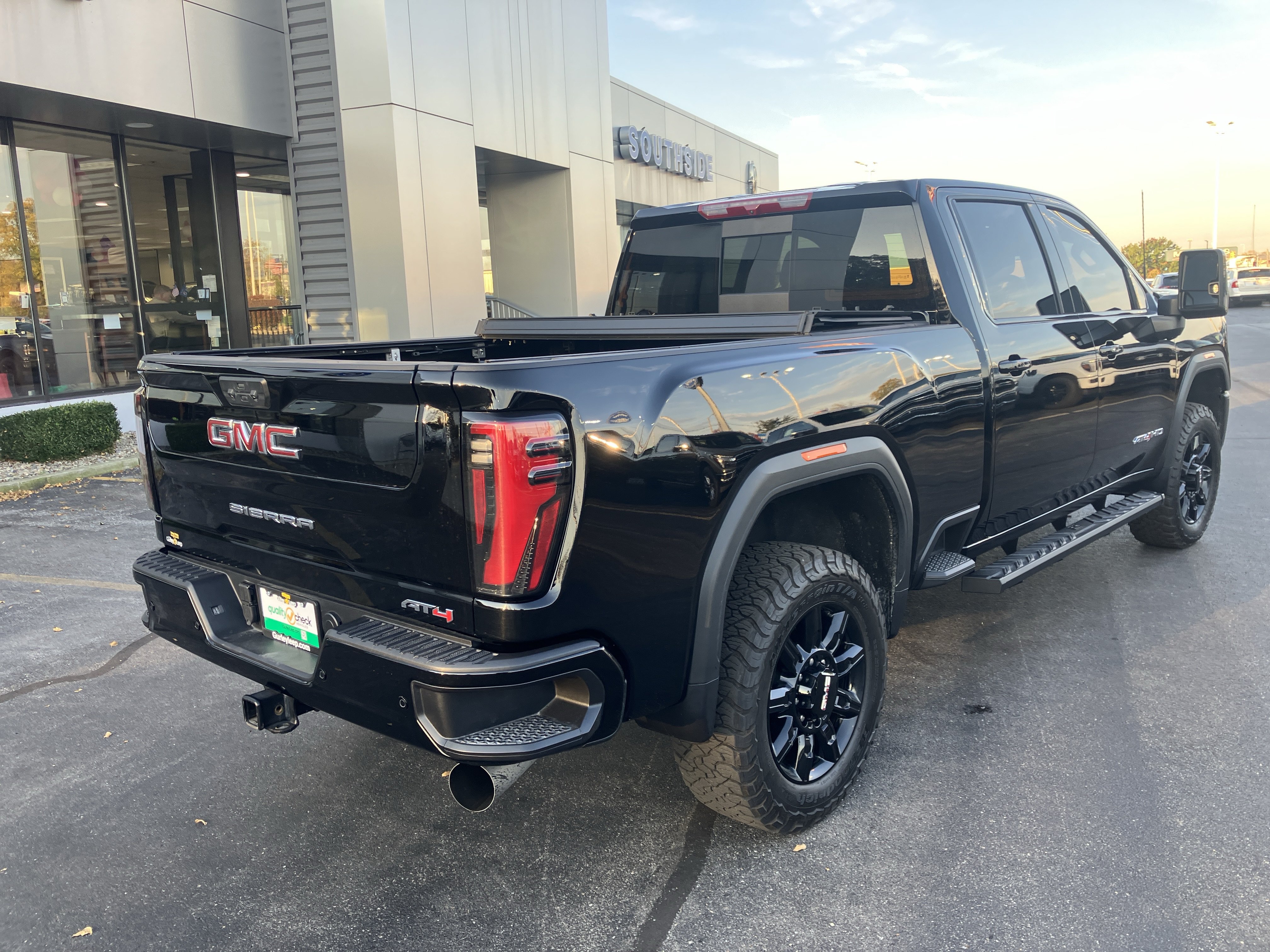 Used 2026 GMC Sierra 2500 AT4 w/ AT4 Preferred Package AWD/4WD image 7