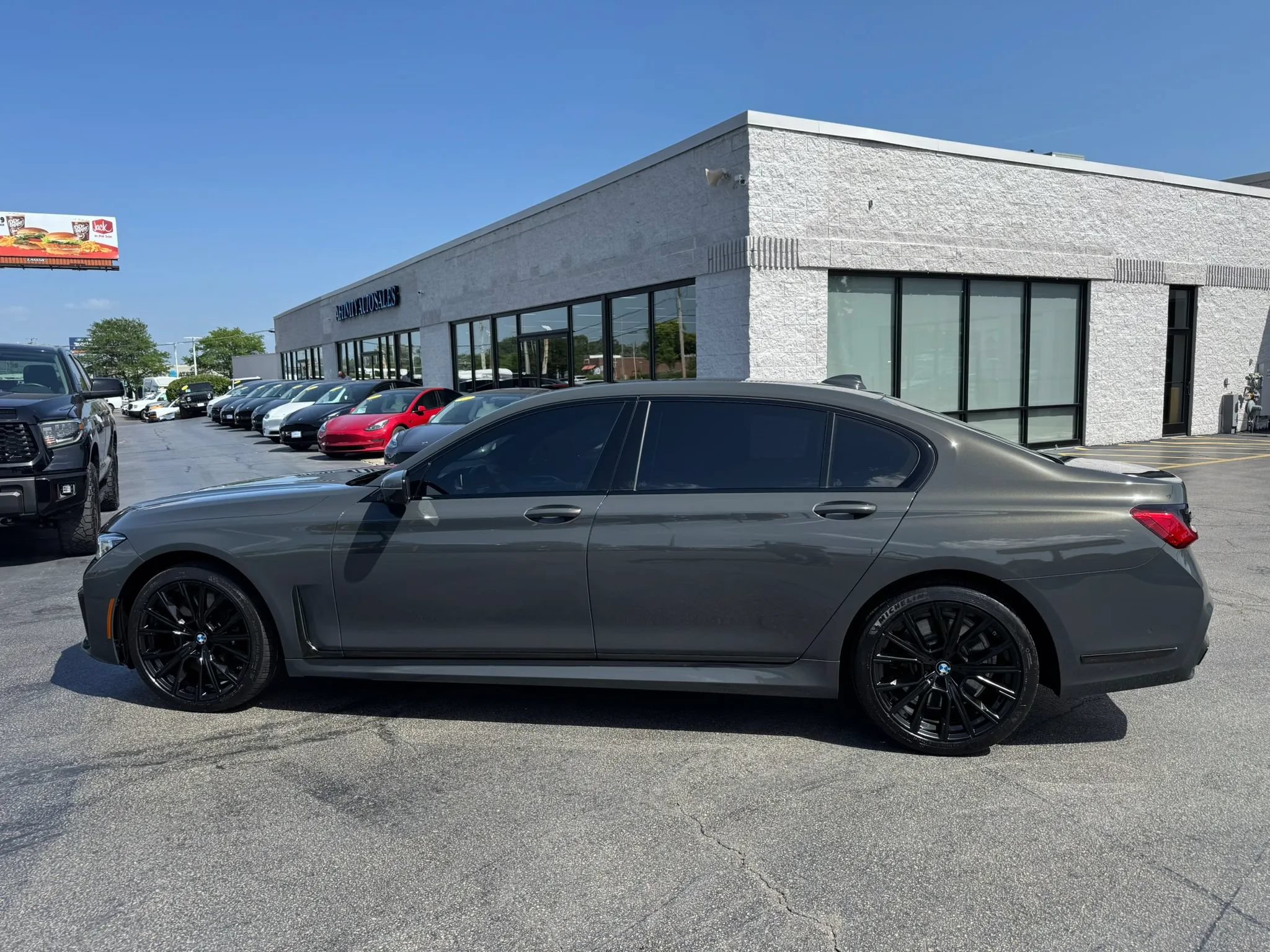 Used 2022 BMW 750i xDrive w/ Executive Package AWD/4WD image 4