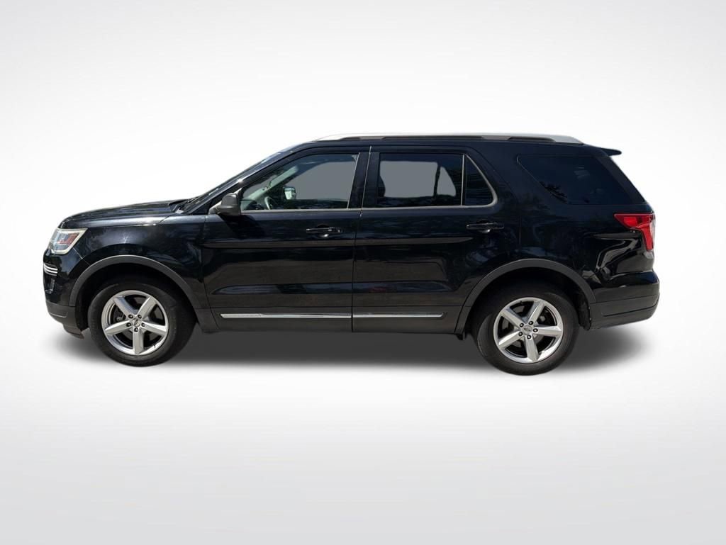 Used 2018 Ford Explorer XLT w/ Class II Trailer Tow Package FWD image 8