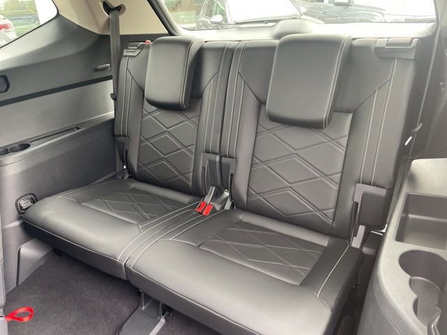 Certified 2025 Volkswagen Atlas SE image 9