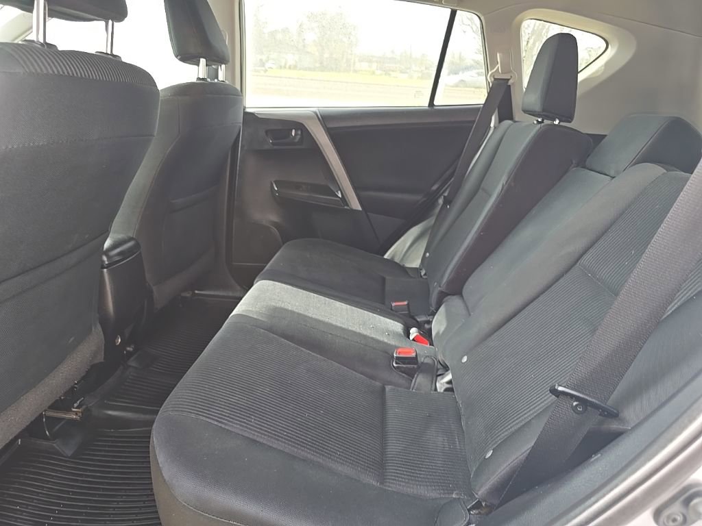 Used 2017 Toyota RAV4 LE image 15